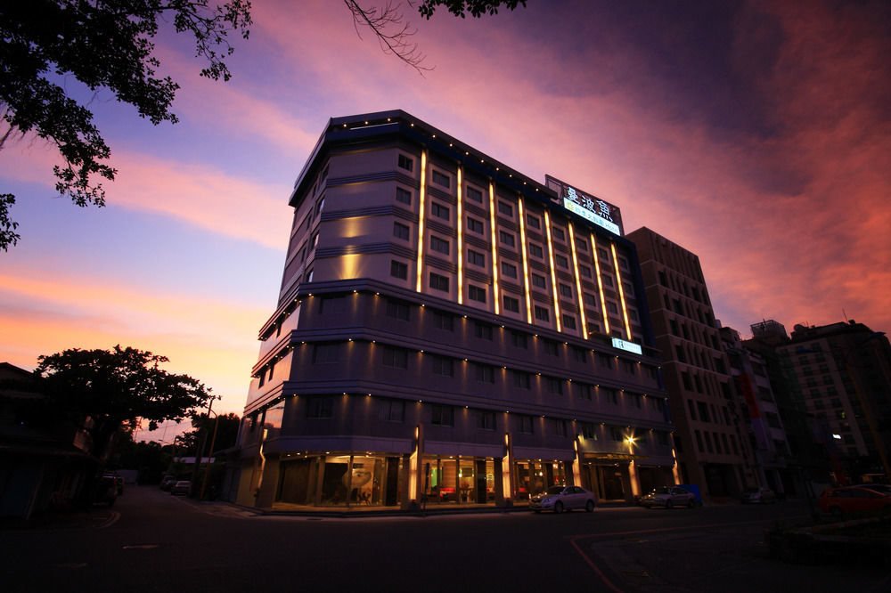 Fish Hotel Hualien Exterior photo