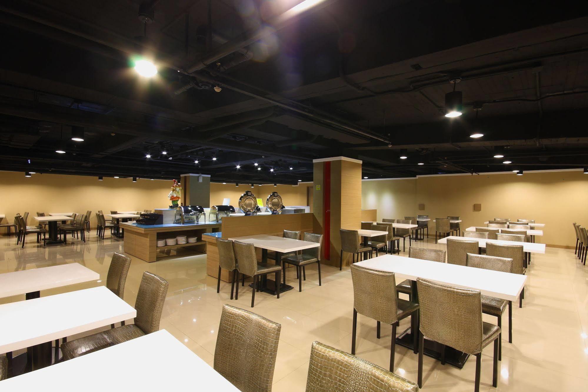 Fish Hotel Hualien Exterior photo