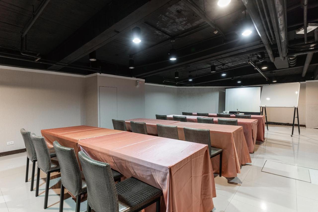 Fish Hotel Hualien Exterior photo
